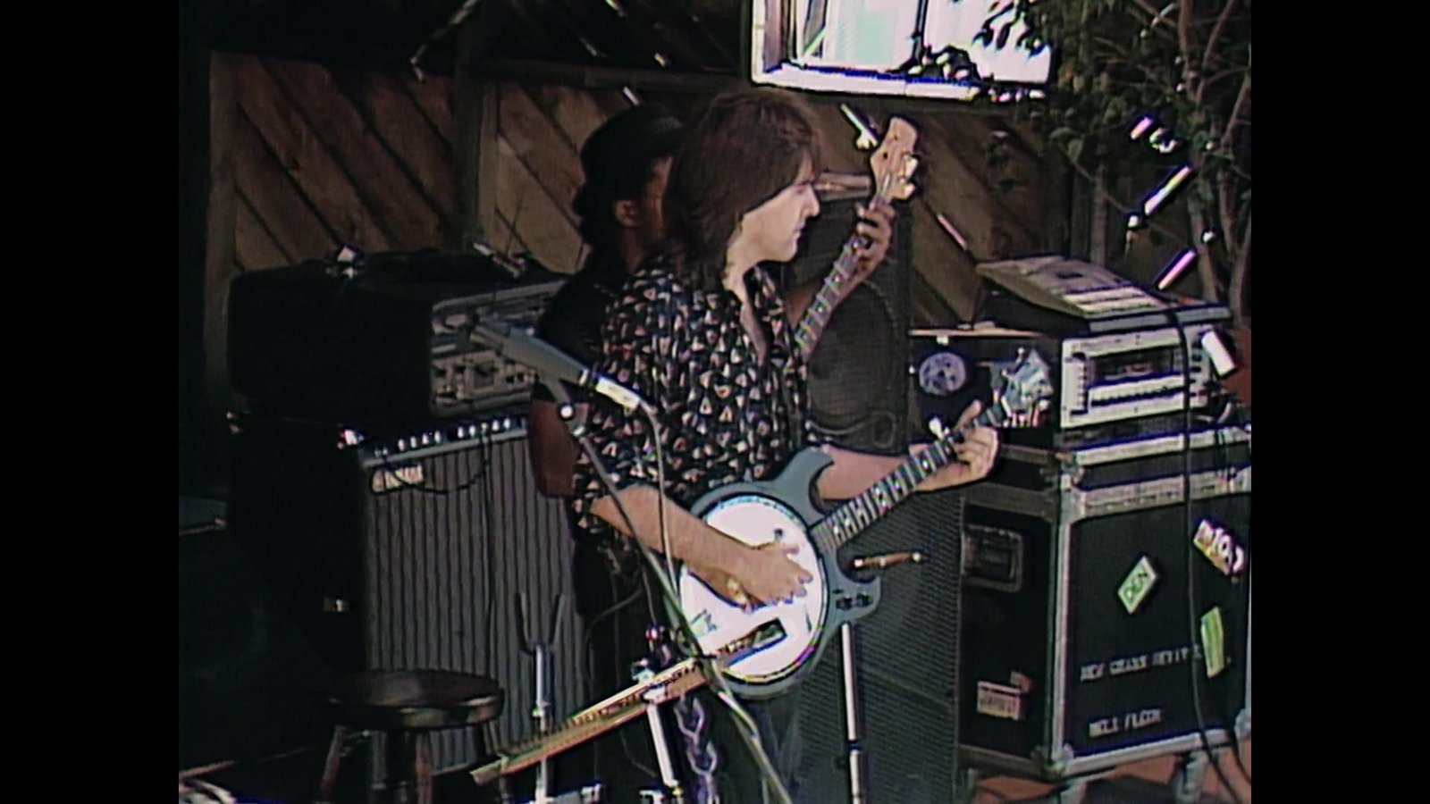 The banjo goes electric.